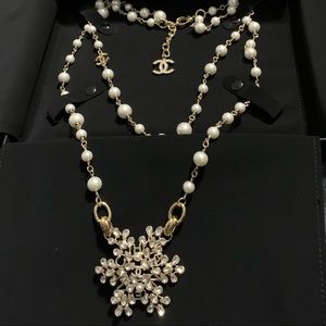Chanel Gold multistrand Pearl necklace